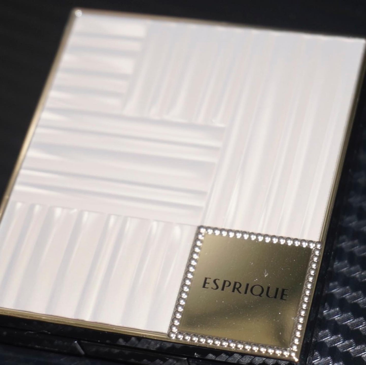 contradiction on LIPS 「CGみたいに撮れた😂エスプリークのチークはハッピーなムード👾多..」(2枚目)