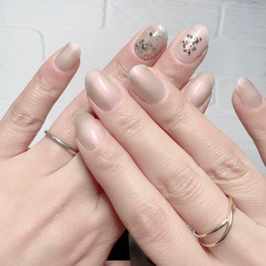 自爪塗り替え✨

#DAISO
#TGCジェルネイル
#シマーエクリュ
#シマーナッツ

#キャンドゥ
#ラメ
#シャンパンゴールド


2枚目の親指の写真、
左がシマーエクリュ
右がシマーナッツ

こ