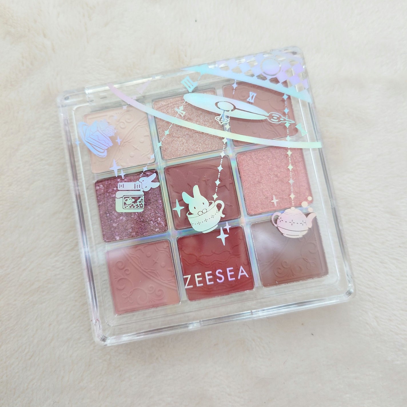 ちあこ on LIPS 「⋆┈┈┈┈┈┈┈┈┈┈┈┈┈┈┈⋆ZEESEAクォーツ9色アイ..」(1枚目)