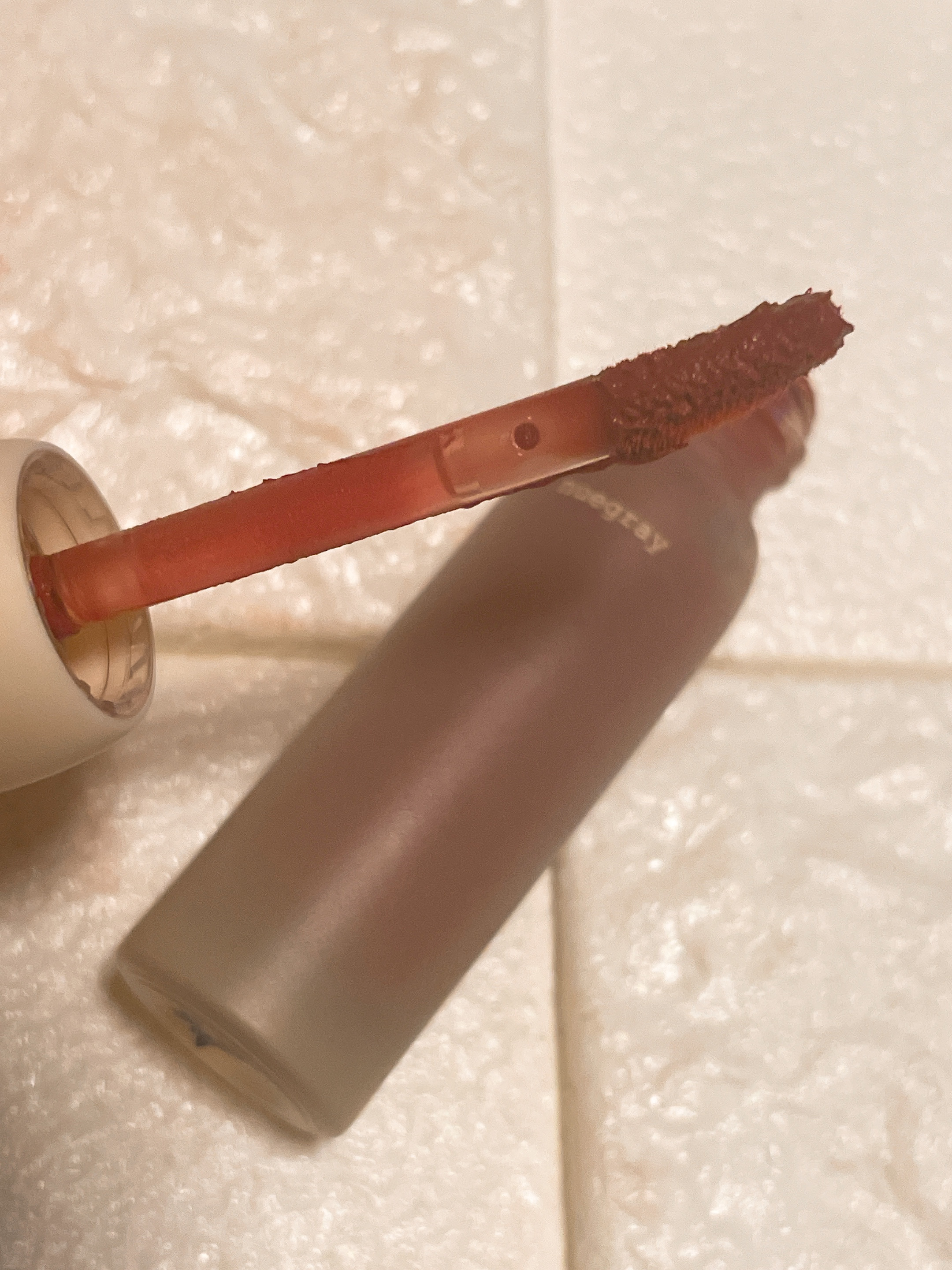 デイリームードマットリキッド/nuegray/リップグロスを使ったクチコミ（3枚目）