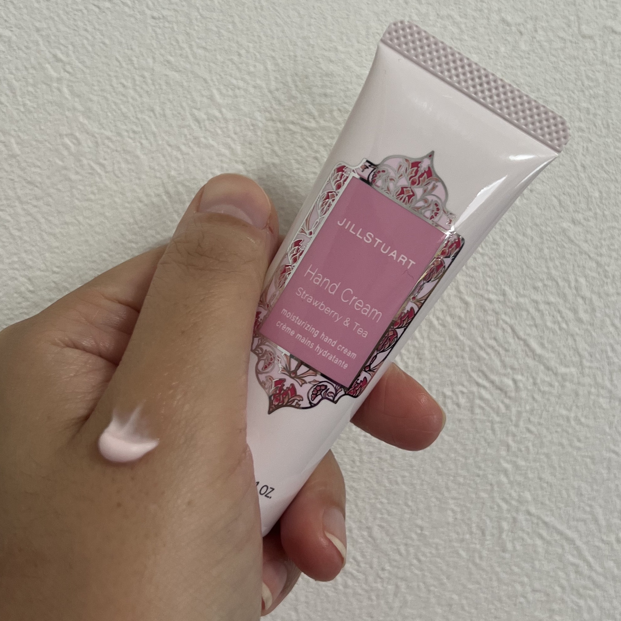 ハンドクリーム ストロベリー＆ティー/JILL STUART/ハンドクリームを使ったクチコミ（2枚目）