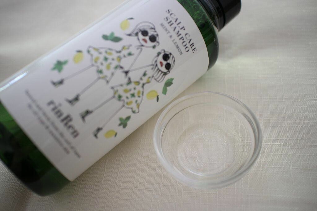 * a y a * on LIPS 「プレゼントにも最適な究極のパケ買いコスメ5選をご紹介します。●..」(2枚目)