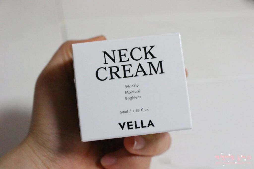 VELLA NECK CREAM WHITEのクチコミ「首シワは一度出来たらなくすのが本当に大変です。
無くなりもしなくて...
最近首に2線程深.....」（1枚目）