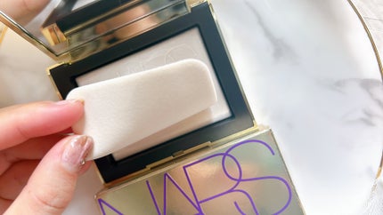 ライトリフレクティング プリズマティックパウダー/NARS/プレストパウダーを使ったクチコミ(8枚目)