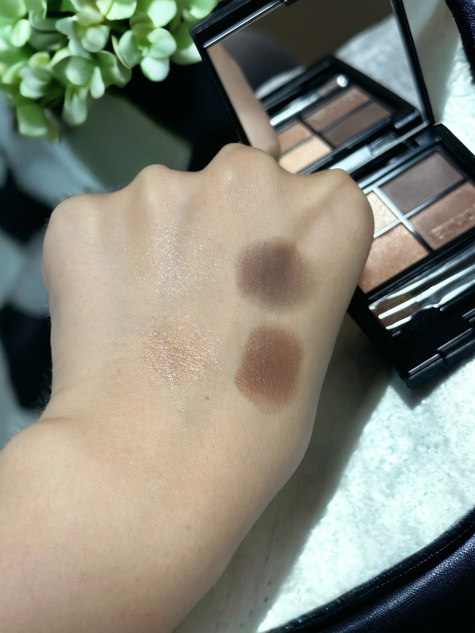 ミネラルクラッシィシャドー/エトヴォス/アイシャドウパレットを使ったクチコミ（3枚目）