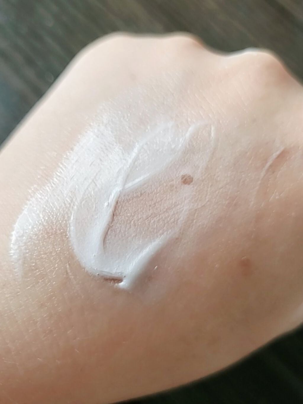 ヴァセリン アドバンスドリペア ボディローション 無香料/ヴァセリン/ボディローションを使ったクチコミ(4枚目)