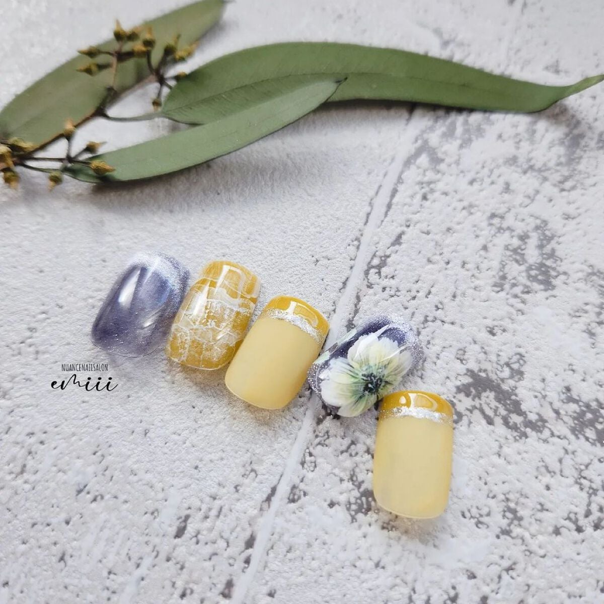 e_nails//フォロバ◎//ネイルとコスメ好きママ on LIPS 「フラワーアート&マグネットネイル⿻*.·┈◍◍┈⿻*.·実はイ..」(1枚目)