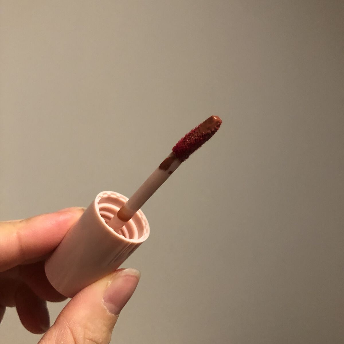 アンドバイロムアンド　グラッシーボムティント/&nd by rom&nd/リップティントを使ったクチコミ（2枚目）