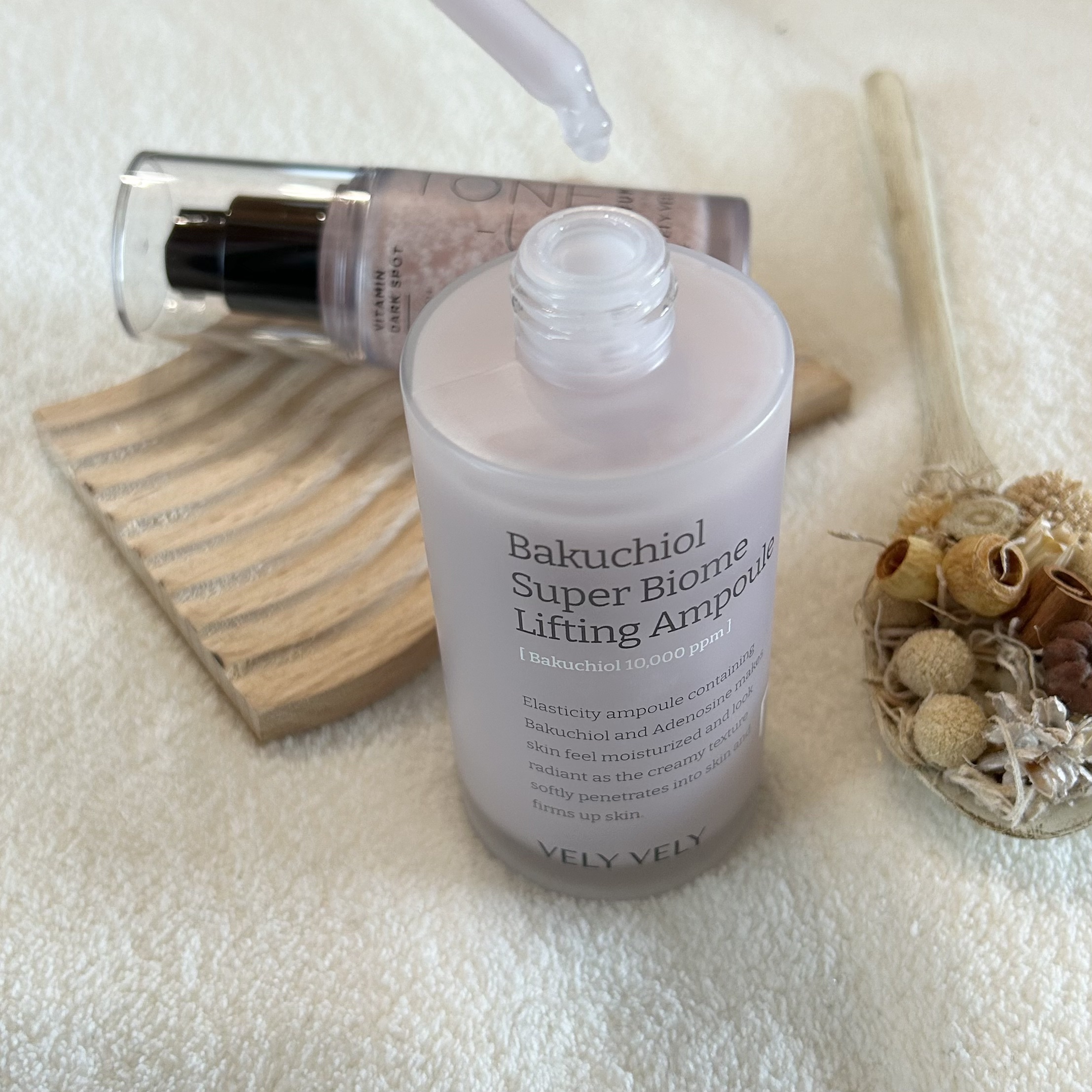 ビタミントーンアップサンセラム/VELY VELY/日焼け止めローションを使ったクチコミ（2枚目）