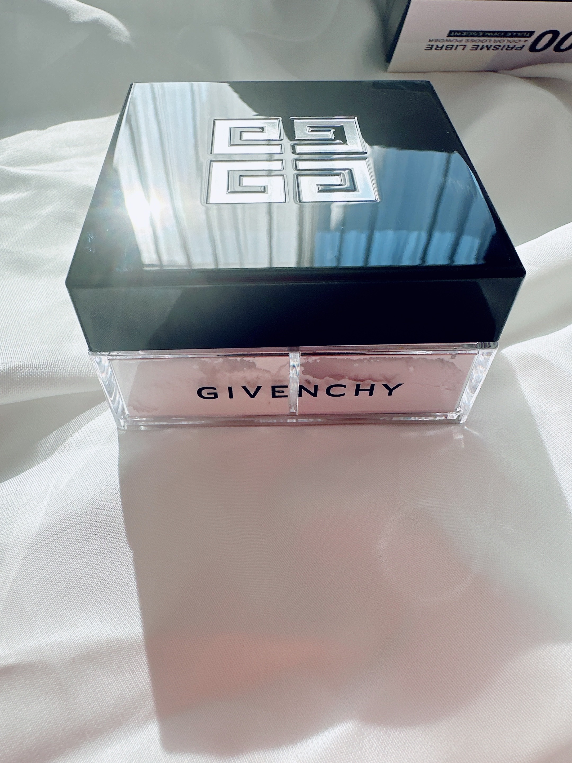 プリズム・リーブル/GIVENCHY/ルースパウダーを使ったクチコミ（2枚目）