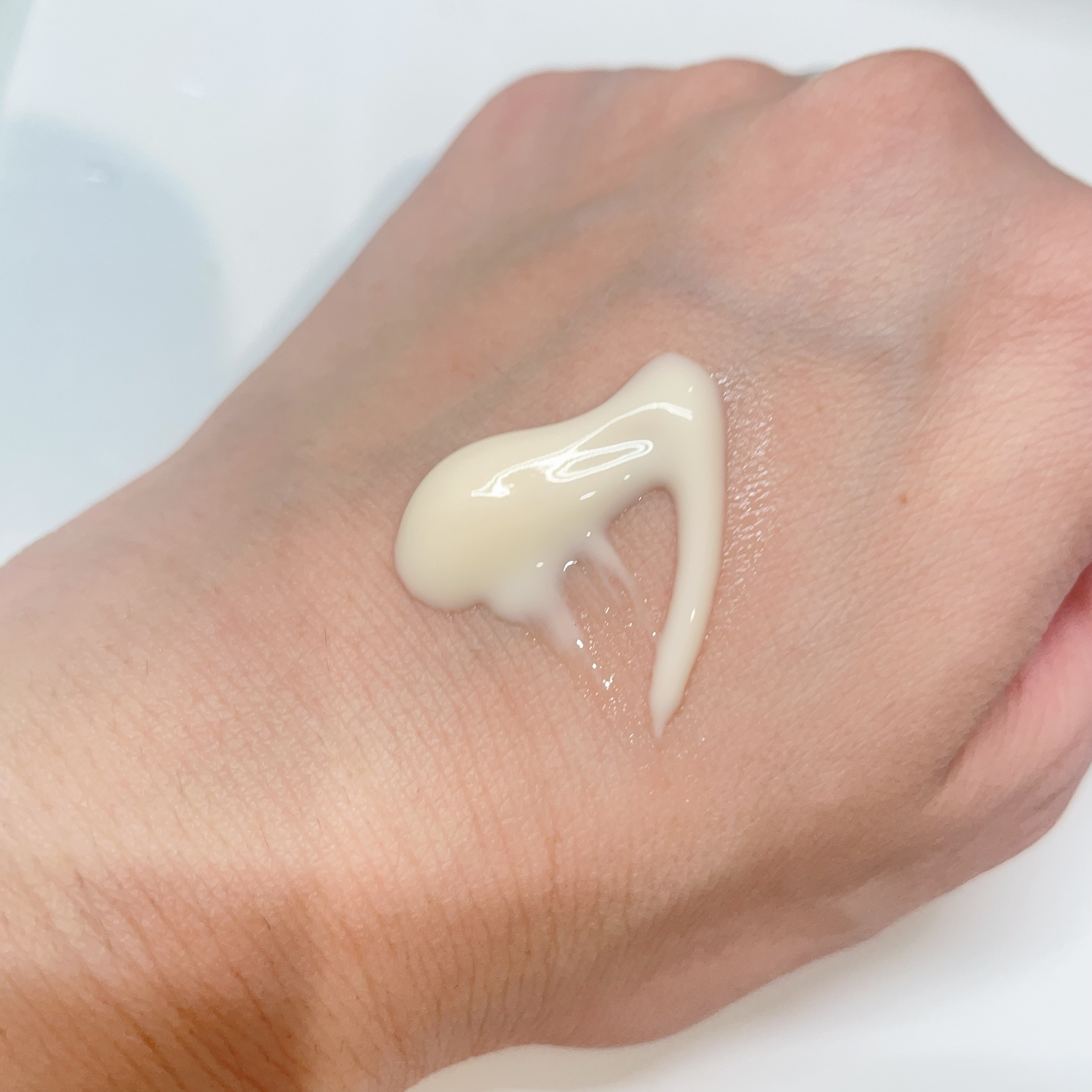 おもちのクチコミ「【購入品】肌みせの季節に！ネック＆デコルテをケア
⠀
⠀
✼••┈┈┈┈┈┈┈┈┈┈┈┈┈┈┈.....」（2枚目）