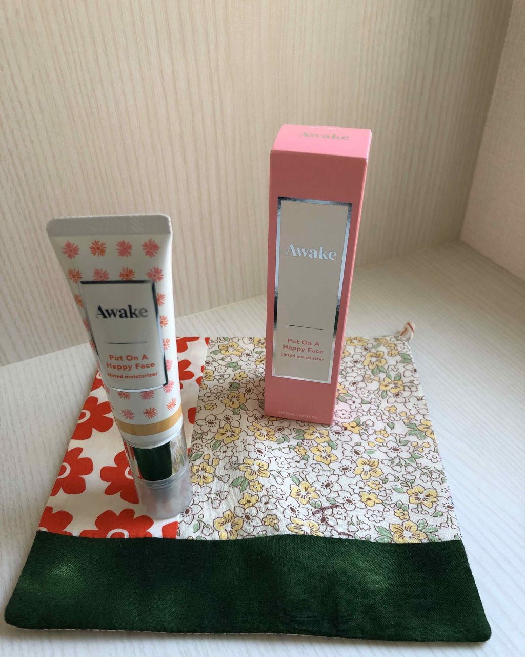 プットオンアハッピーフェイス ティンティド モイスチュアライザー 01 light medium/Awake/CCクリームを使ったクチコミ（1枚目）