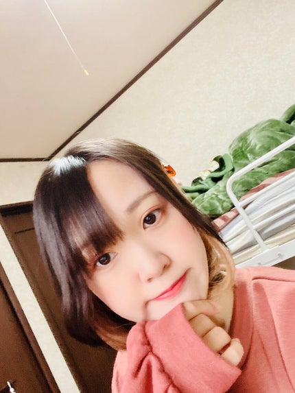 まいもっ! on LIPS 「久しぶりに自撮り投稿や!最近髪が結構伸びてきたのは嬉しんやけど..」(2枚目)