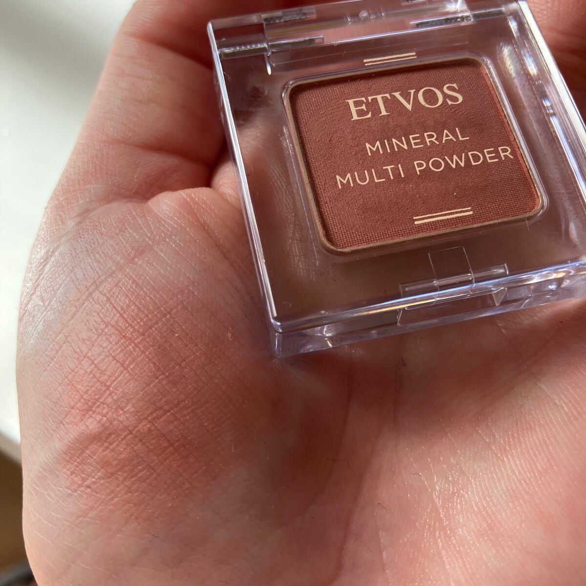 ミネラルマルチパウダー/エトヴォス/単色アイシャドウを使ったクチコミ(3枚目)