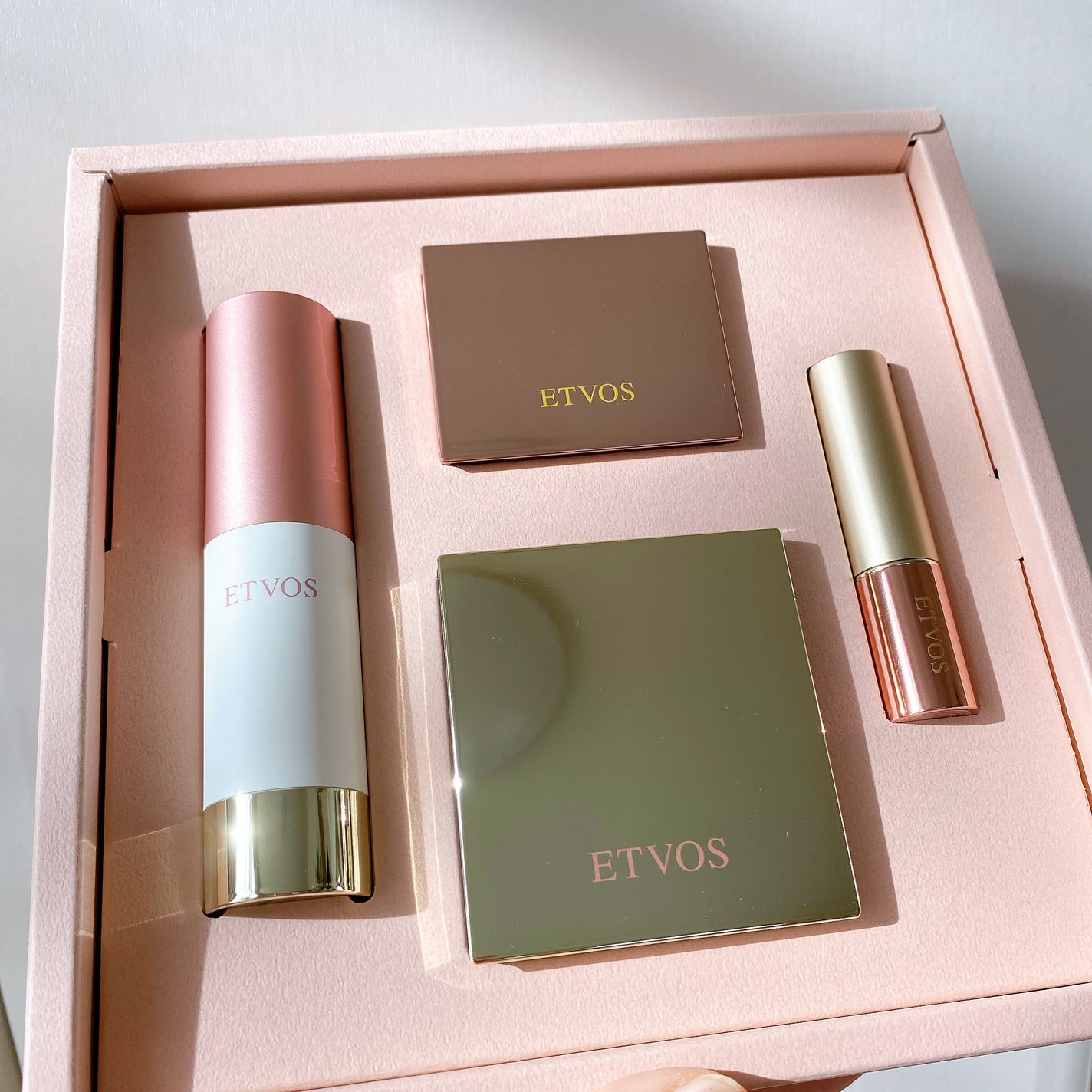 ホリデーコフレ2023〈ジョイピンク〉/エトヴォス/メイクアップキットを使ったクチコミ(2枚目)