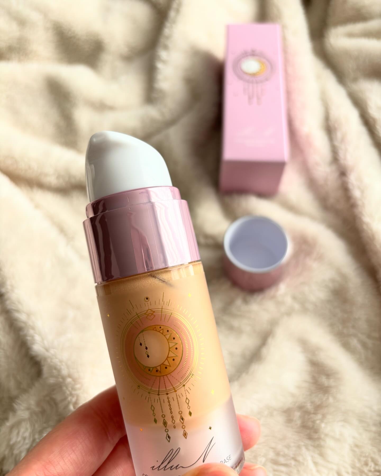 コラーゲンモイスチャースキンベース/illuN/化粧下地を使ったクチコミ（2枚目）