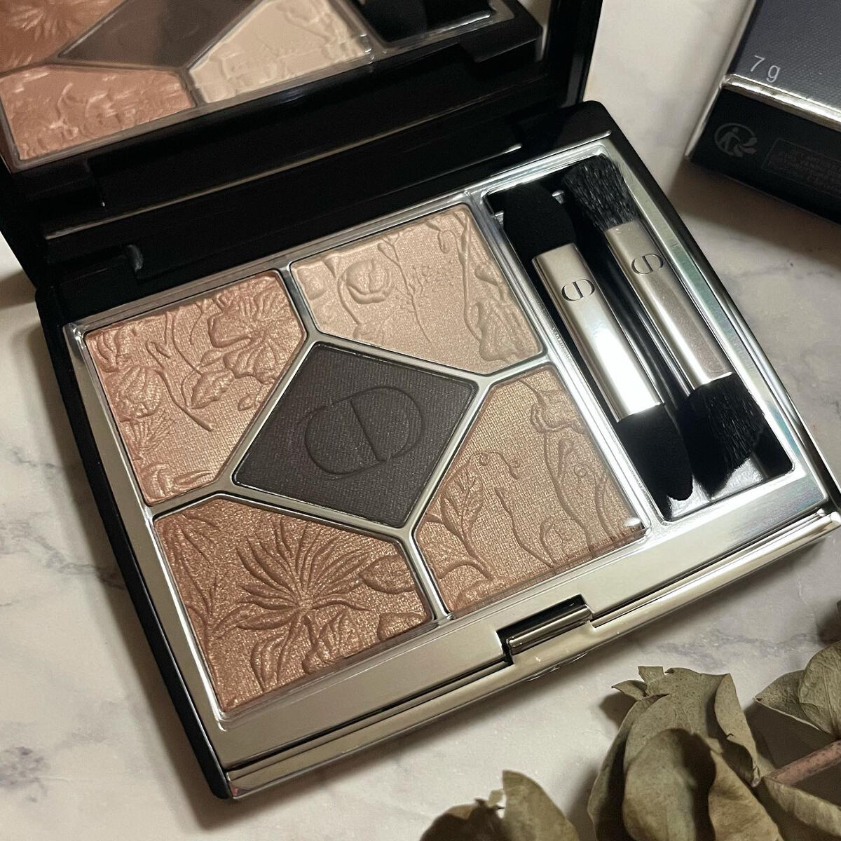 【旧】サンク クルール クチュール 509 ゴールデン ブーケ/Dior/アイシャドウパレットを使ったクチコミ（2枚目）