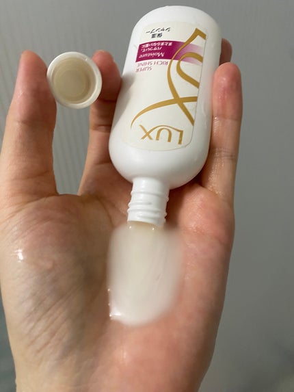 LUX スーパーリッチシャインモイスチャーのクチコミ「LUX
スーパーリッチシャインモイスチャー
保湿シャンプー&トリートメント♥️
子どもの頃シ.....」(3枚目)