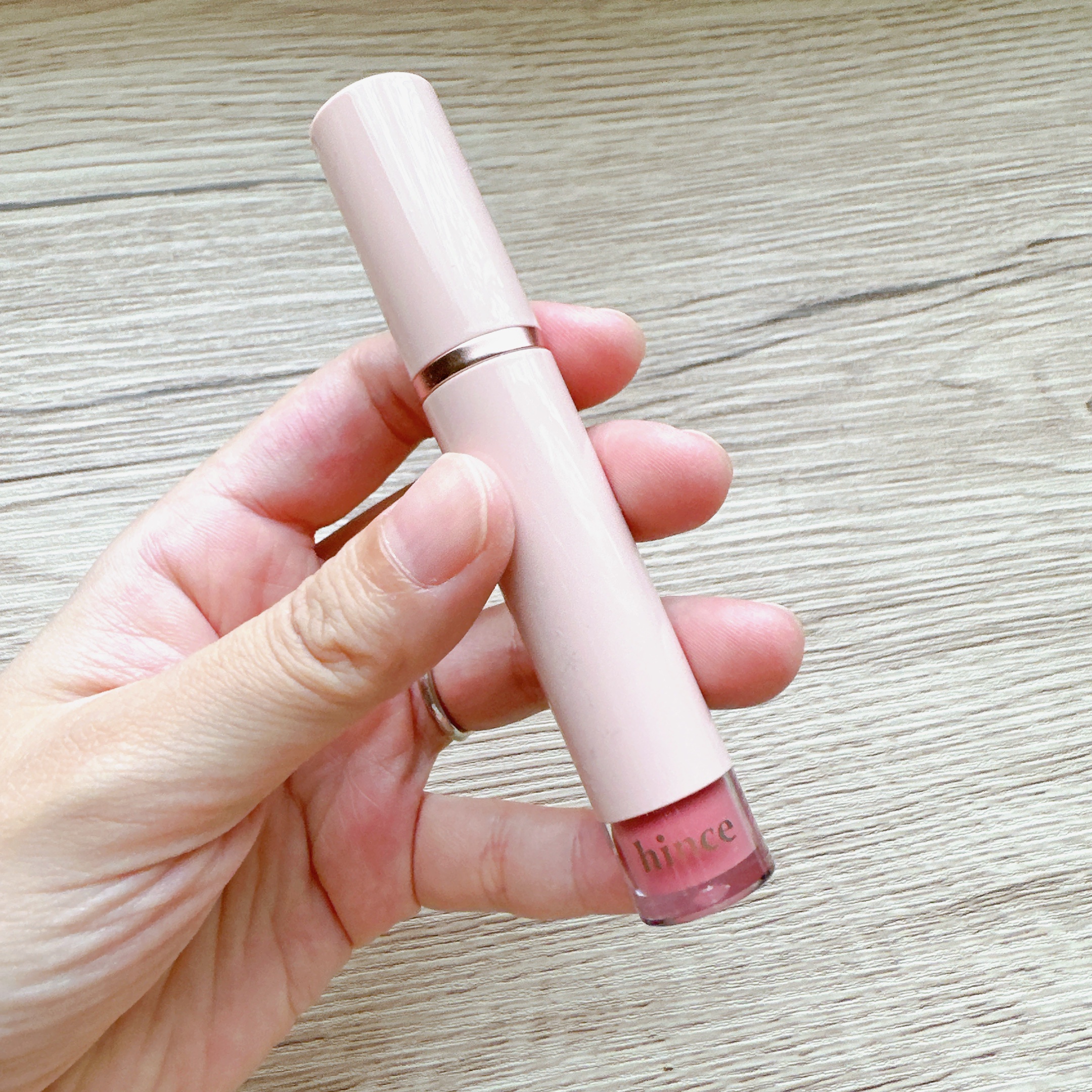 ムードインハンサーウォーターリキッドグロウ/hince/口紅を使ったクチコミ（1枚目）