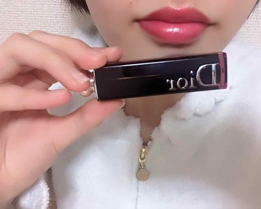 ディオール アディクトラッカースティック 877 turn me dior

さすがDiorなだけあって薄くつけても全然落ちない💕💄

でもどちらかと言うとYSLのルージュヴォルピュテシャインの方が荒れ