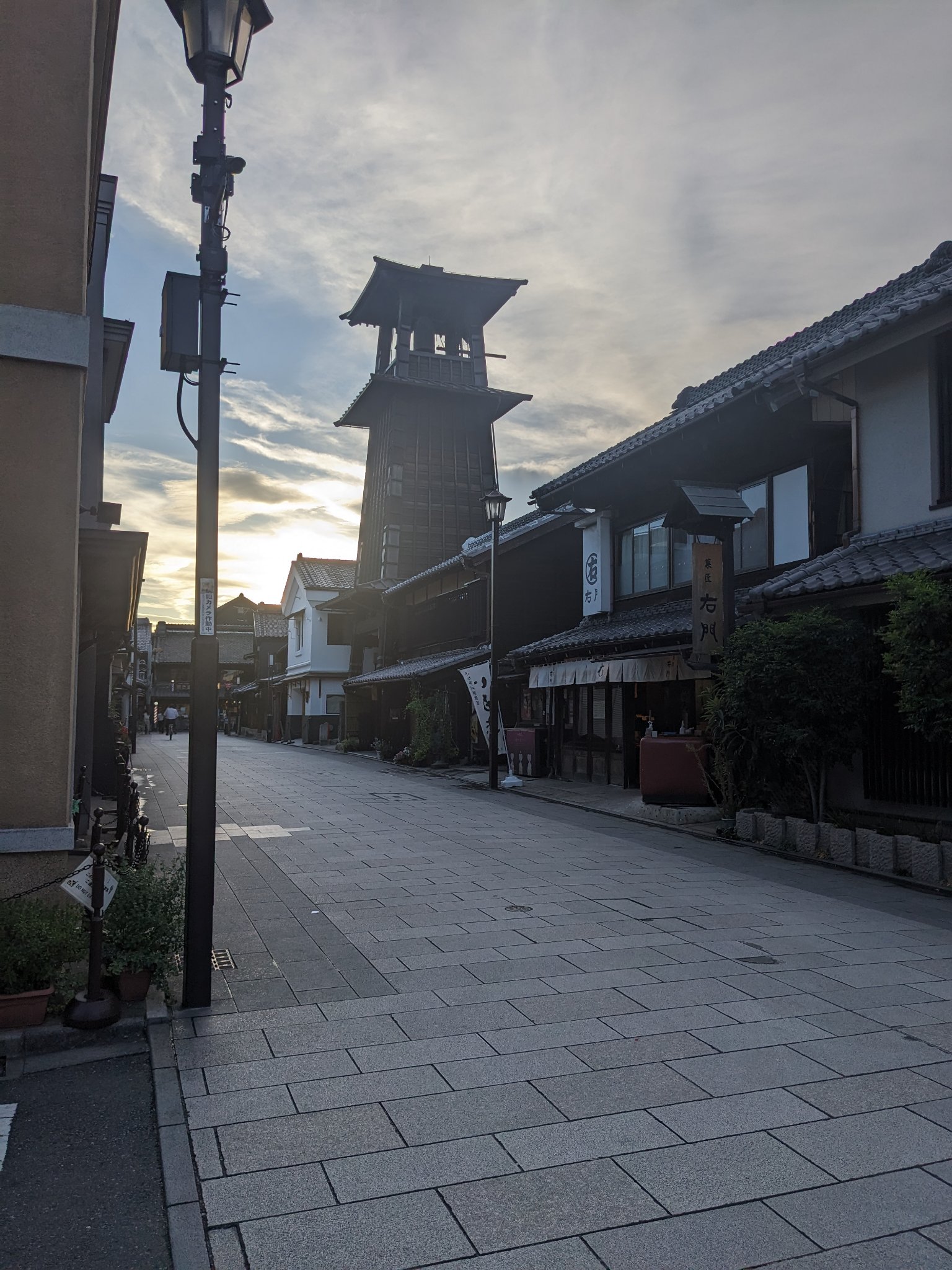 シャドーフラッシュ  BE703 ココアベージュ (稲妻スイッチ)/MAJOLICA MAJORCA/アイシャドウパレットを使ったクチコミ（3枚目）