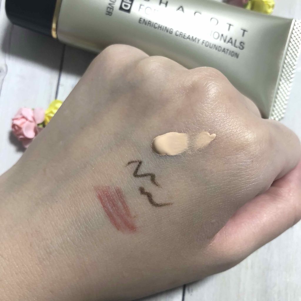 エンリッチングクリーミーファンデーション 831	ピンク/チャコット・コスメティクス/クリーム・エマルジョンファンデーションを使ったクチコミ（2枚目）