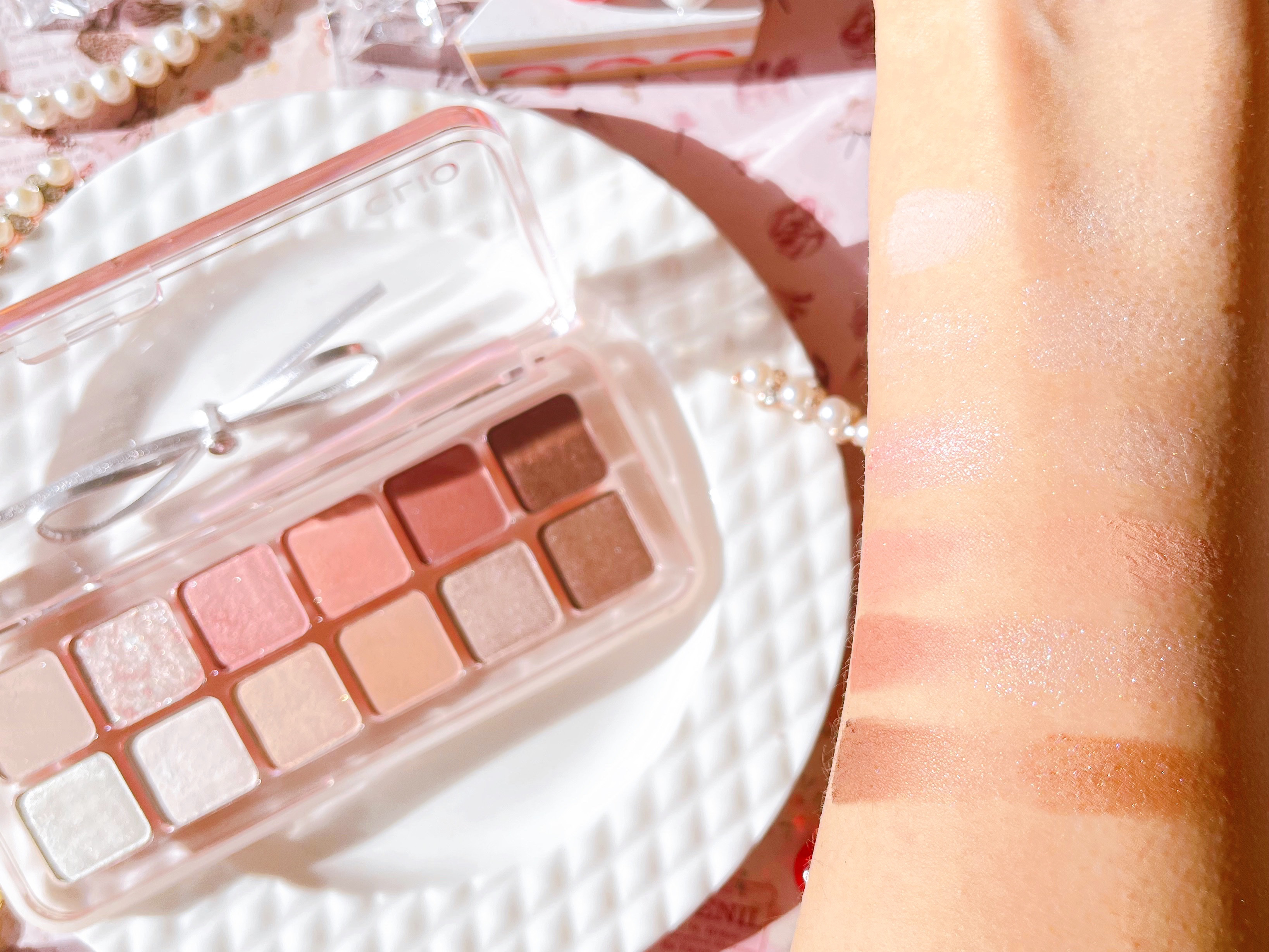 プロ アイ パレット 01 SIMPLY PINK(AD)(日本限定デザイン)/CLIO/アイシャドウパレットを使ったクチコミ（2枚目）