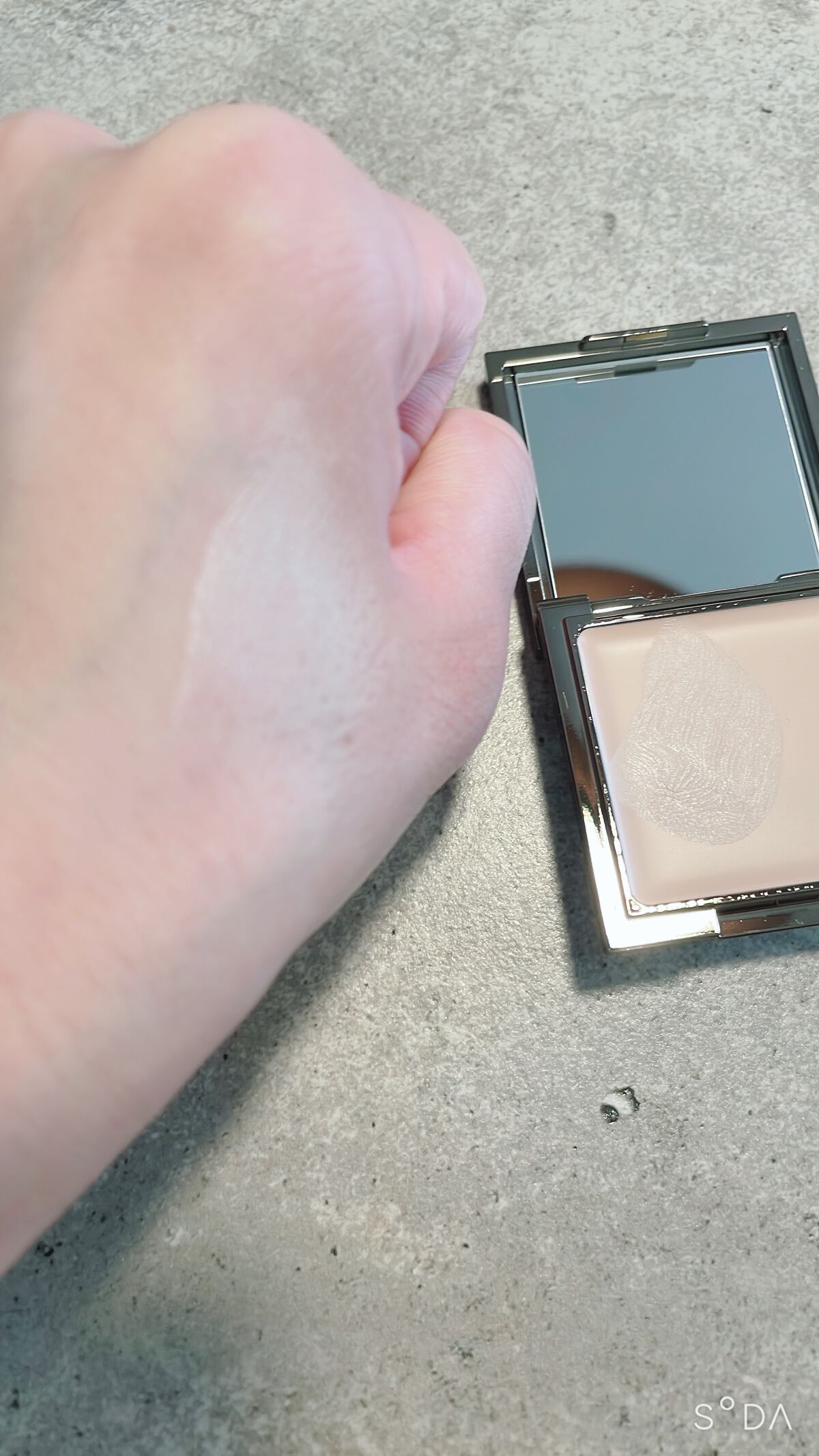 アイリッドベース(N)/LUNASOL/アイシャドウベースを使ったクチコミ(4枚目)