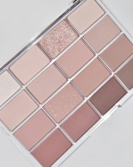 ソフトブラーリングアイパレット/wakemake/アイシャドウパレットを使ったクチコミ(3枚目)