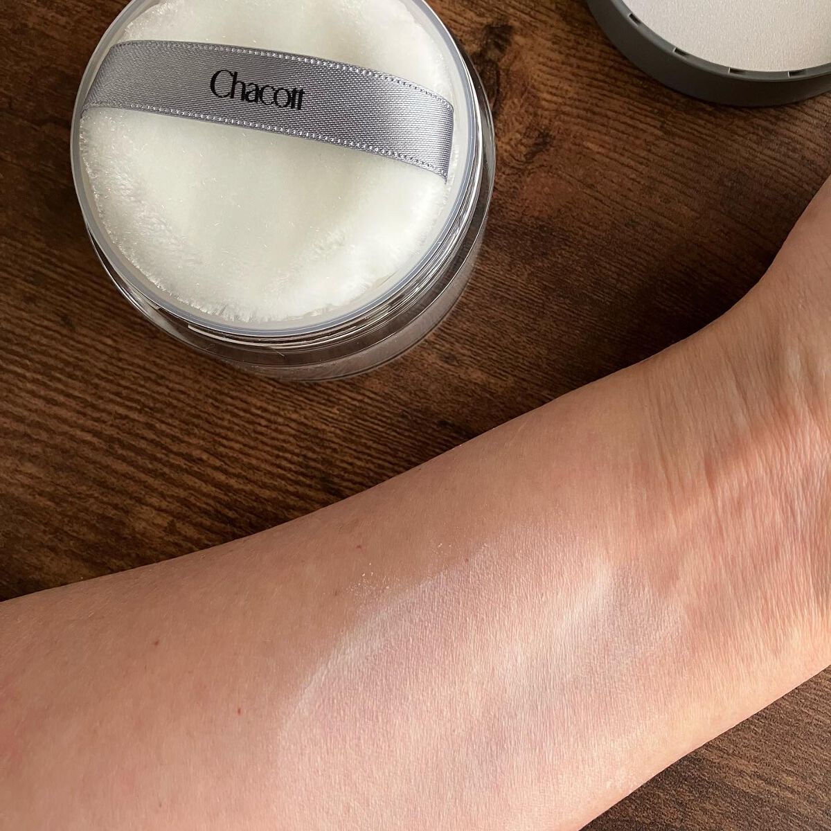 フィニッシングパウダー マット/チャコット・コスメティクス/ルースパウダーを使ったクチコミ(4枚目)