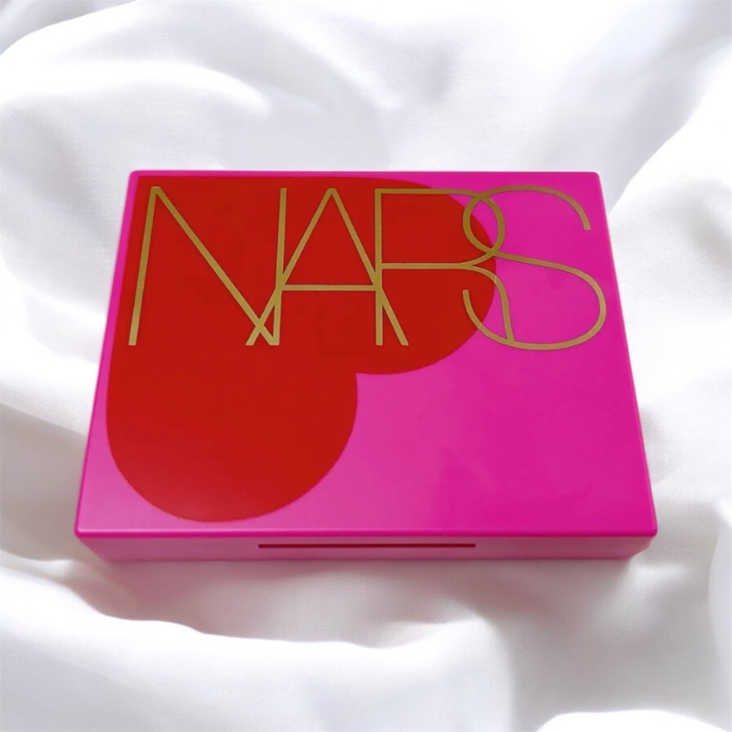 ライトリフレクティングセッティングパウダー　プレスト　N 04025 CRYSTAL/NARS/プレストパウダーを使ったクチコミ（2枚目）