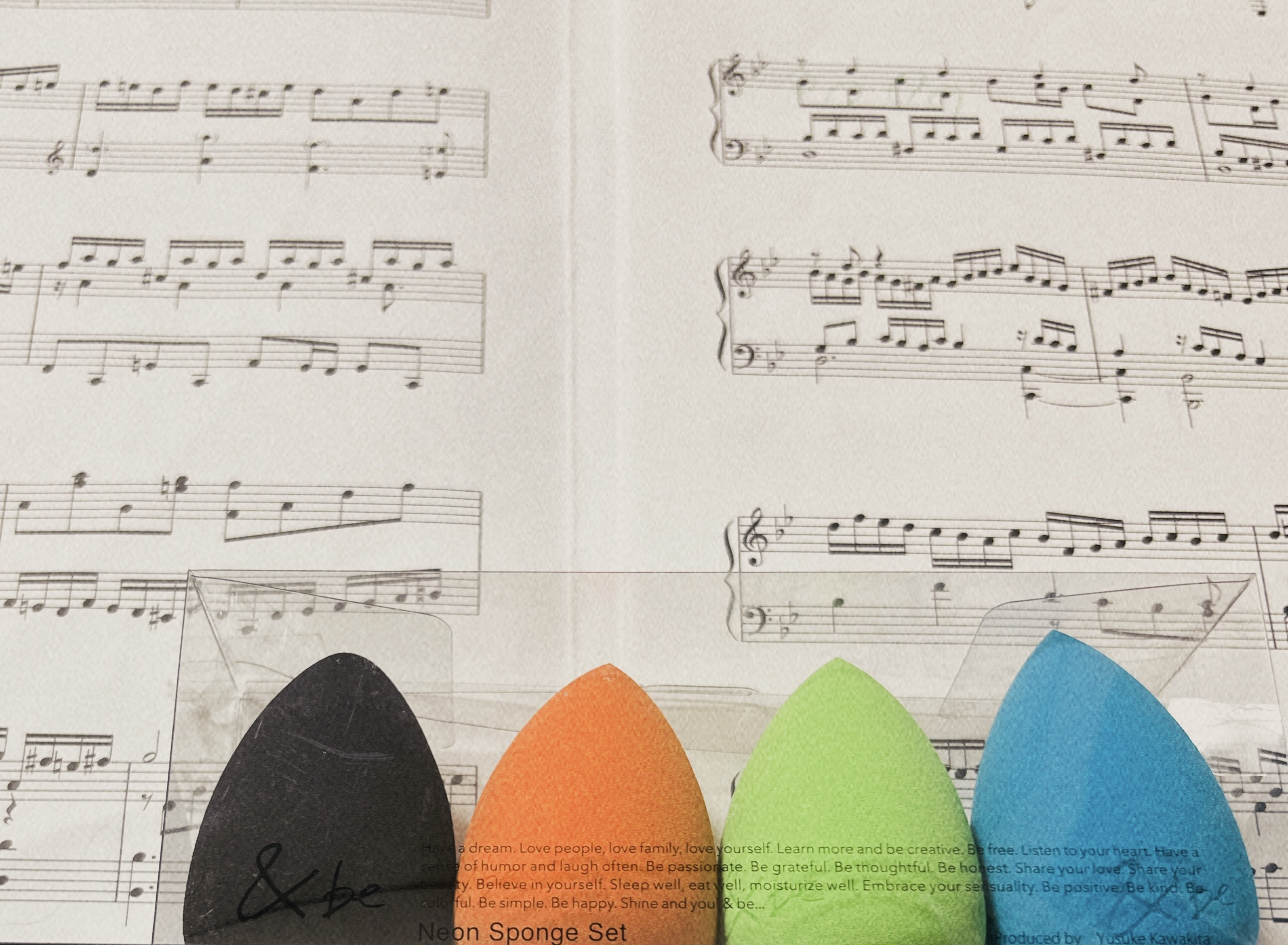 &be ブラックスポンジ ネオンスポンジセット/＆be/パフ・スポンジを使ったクチコミ（2枚目）