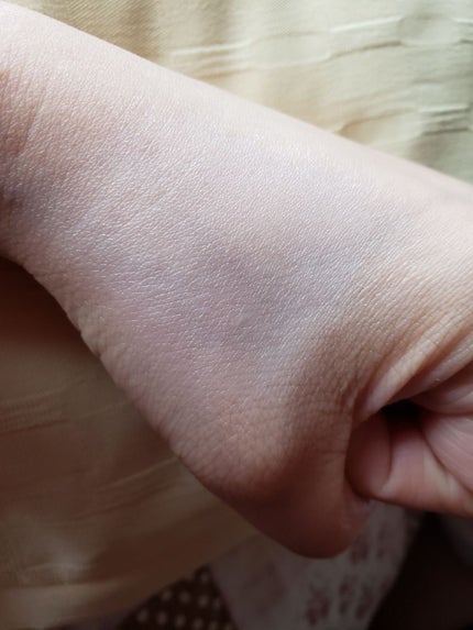 グリーンタンジェリンビタCダークスポットトーンアップクリーム/goodal/化粧下地を使ったクチコミ(3枚目)