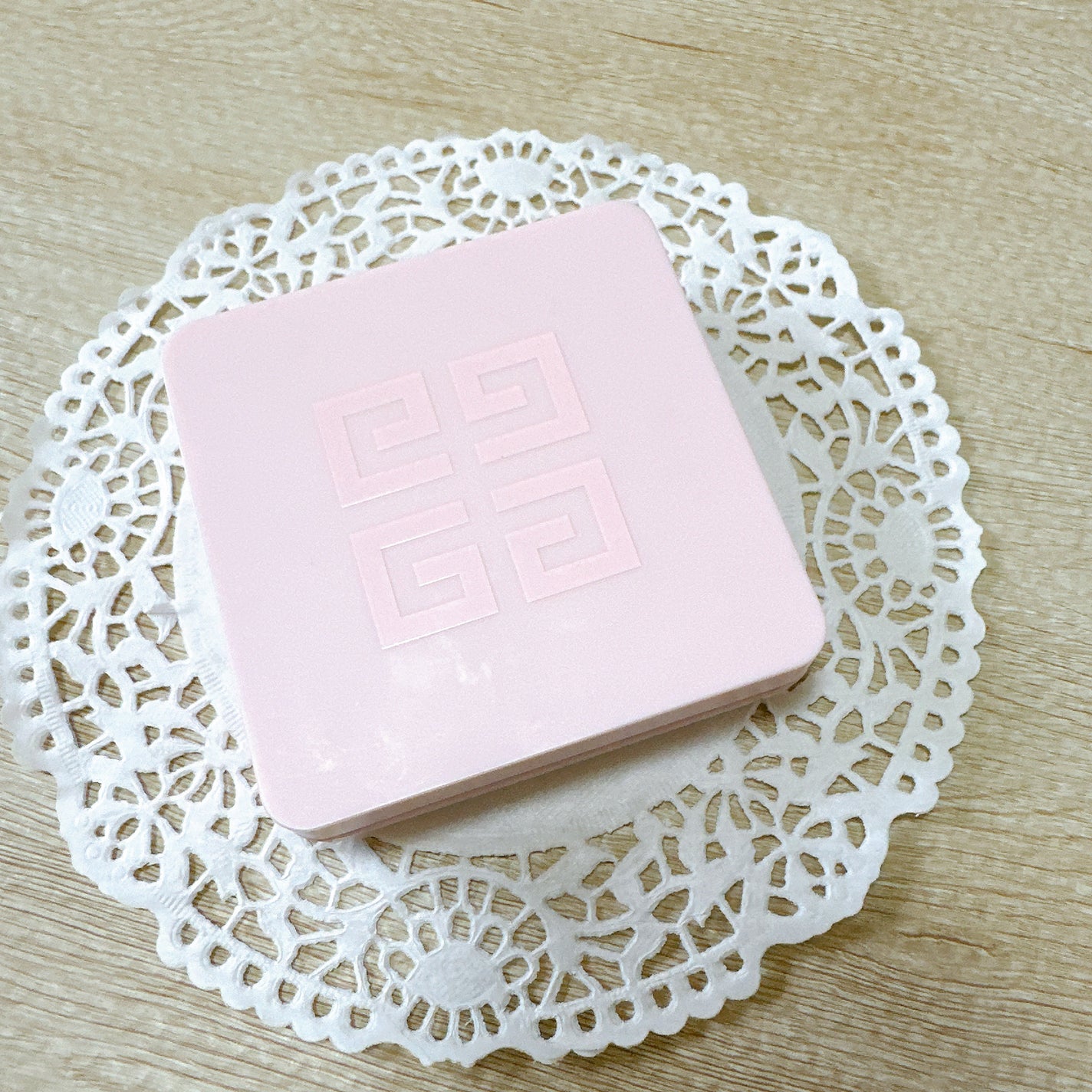 スキン PFCT コンパクト クリーム N/GIVENCHY/化粧下地を使ったクチコミ(2枚目)