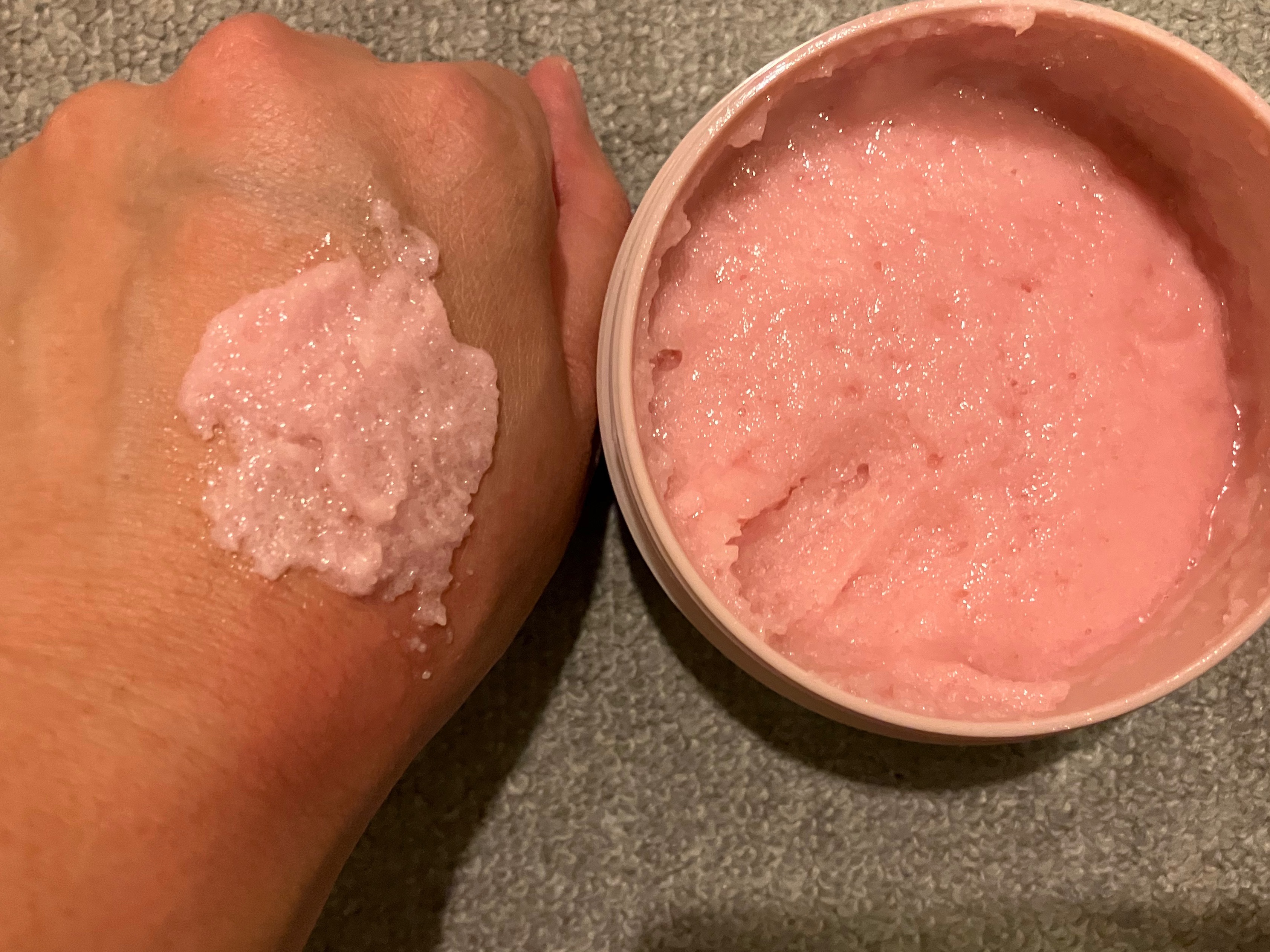 Q+Me スウィート ボム タラソ スクラブ/AGARISM/バストケア・ヒップケアを使ったクチコミ（3枚目）