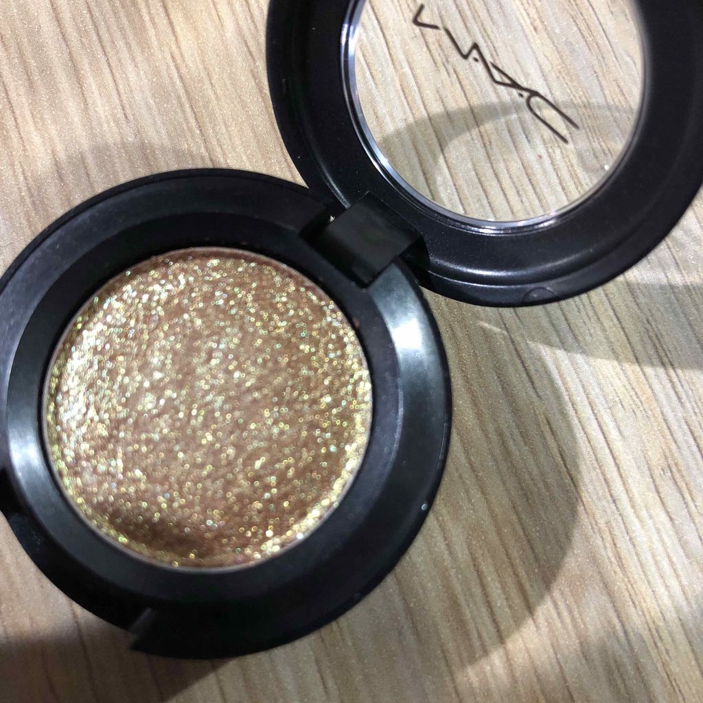 ダズルシャドウ/M・A・C/単色アイシャドウを使ったクチコミ(1枚目)