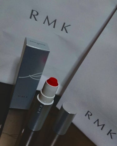 RMK💗


去年買ったものだけど、今更投稿したゃいました笑

この商品凄い万能なんです！！！！！！！
リップとしても、チークとしても、アイシャドウとしもつかえる
マルチクレヨンなんです💗

ちなみに、