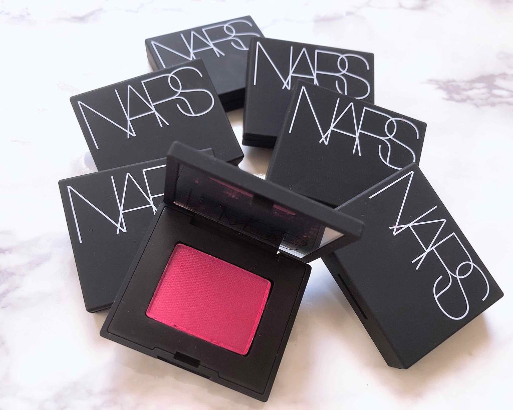 シングルアイシャドー 5355 ブライトフューシャピンク/NARS/単色アイシャドウを使ったクチコミ（1枚目）