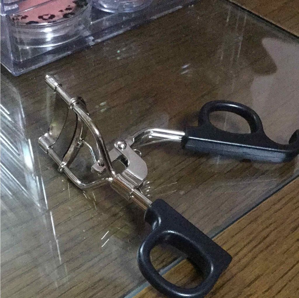 アイラッシュカーラー バネ付/DAISO/ビューラーを使ったクチコミ（1枚目）