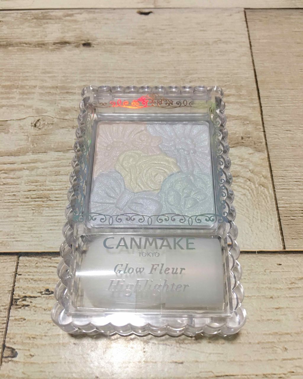 グロウフルールハイライター 03 クリスタルライト/キャンメイク/パウダーハイライトを使ったクチコミ（3枚目）