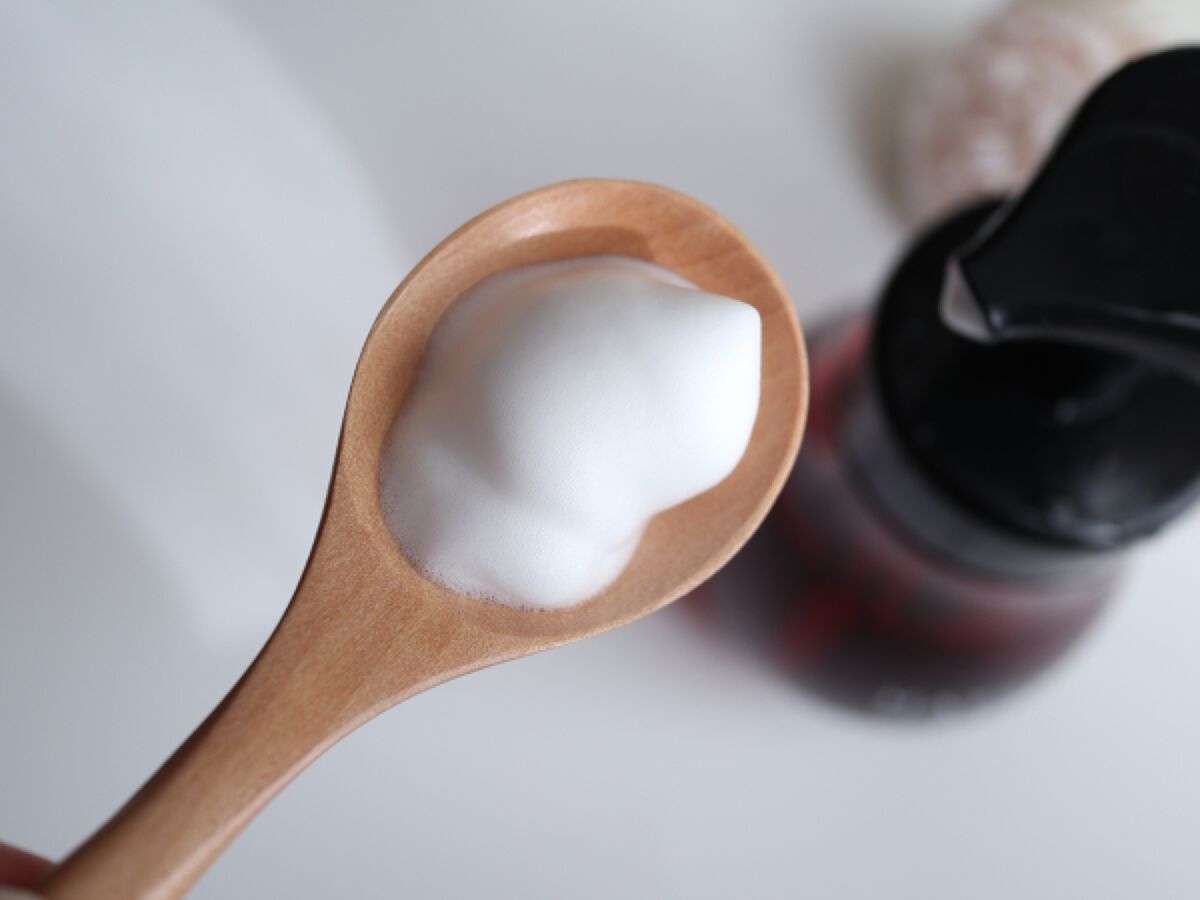 アピセラピーコスメティクス 泡でふんわり薬用オールインワンシャンプーのクチコミ「シャンプー・リンス・トリートメント・地肌ケア・毛髪ケアがこれ１つのオールインワンシャンプー。ロ.....」（1枚目）