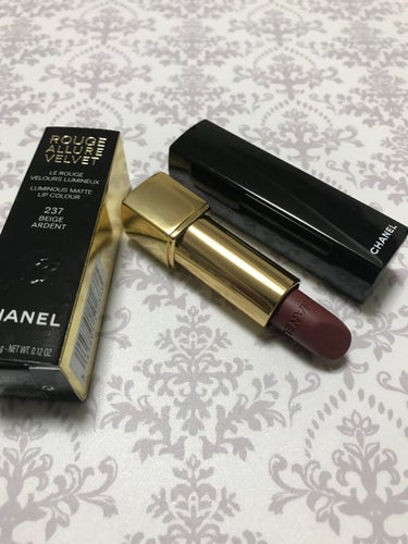 ルージュ アリュール ヴェルヴェット ル リオン ドゥ シャネル 237 ベージュ アルダン/CHANEL/口紅を使ったクチコミ（1枚目）