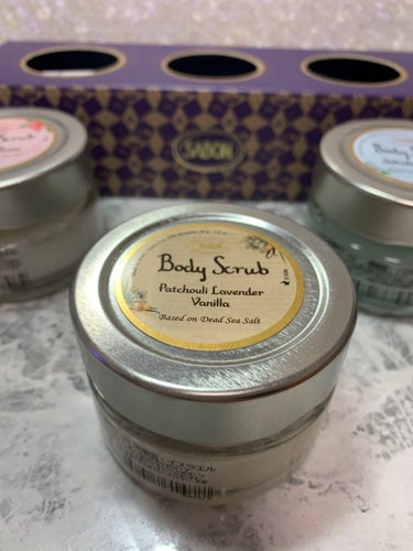 SABON ボディスクラブ トリニティのクチコミ「＊SABON＊
〈ボディスクラブ トリニティ〉
・グリーンローズ
・バニラ
・ジャスミン
それ.....」（3枚目）