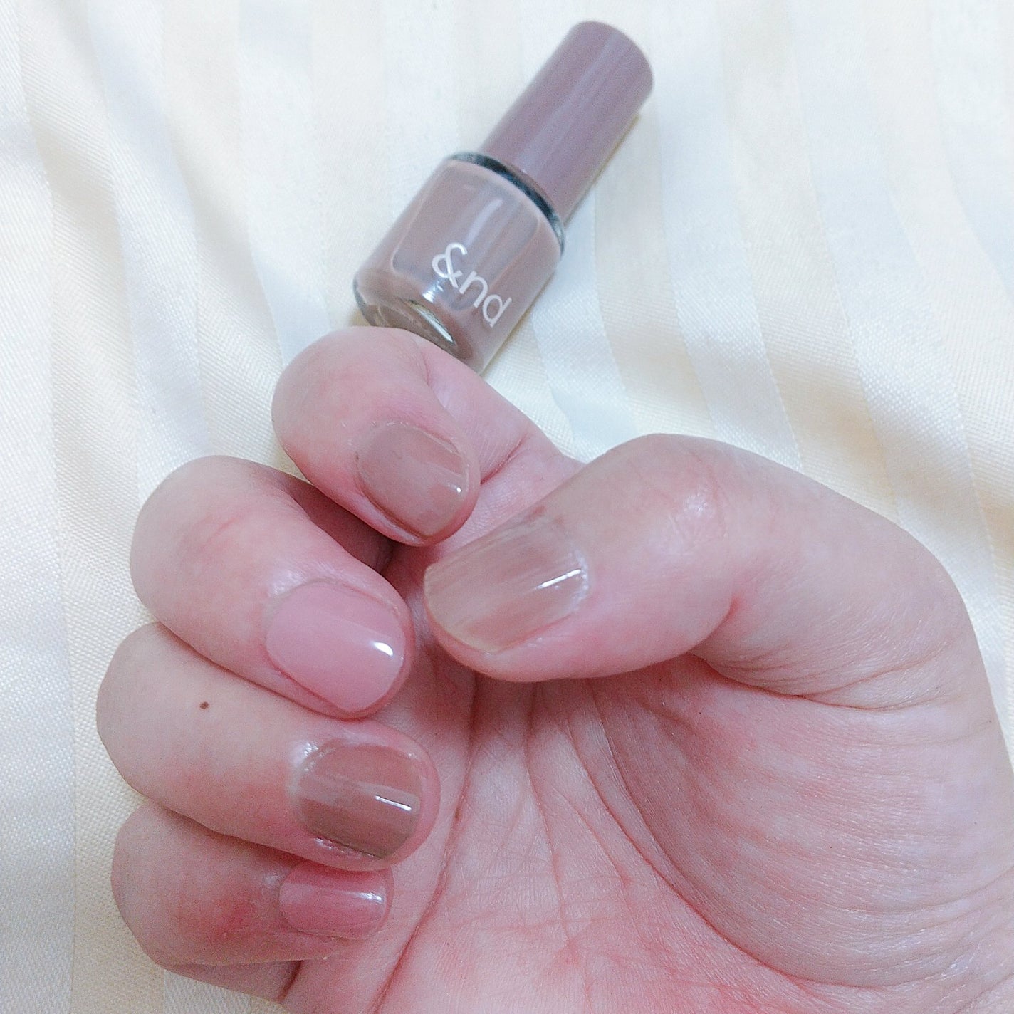 アンドバイロムアンド グラッシードロップネイル/&nd by rom&nd/マニキュアを使ったクチコミ(2枚目)