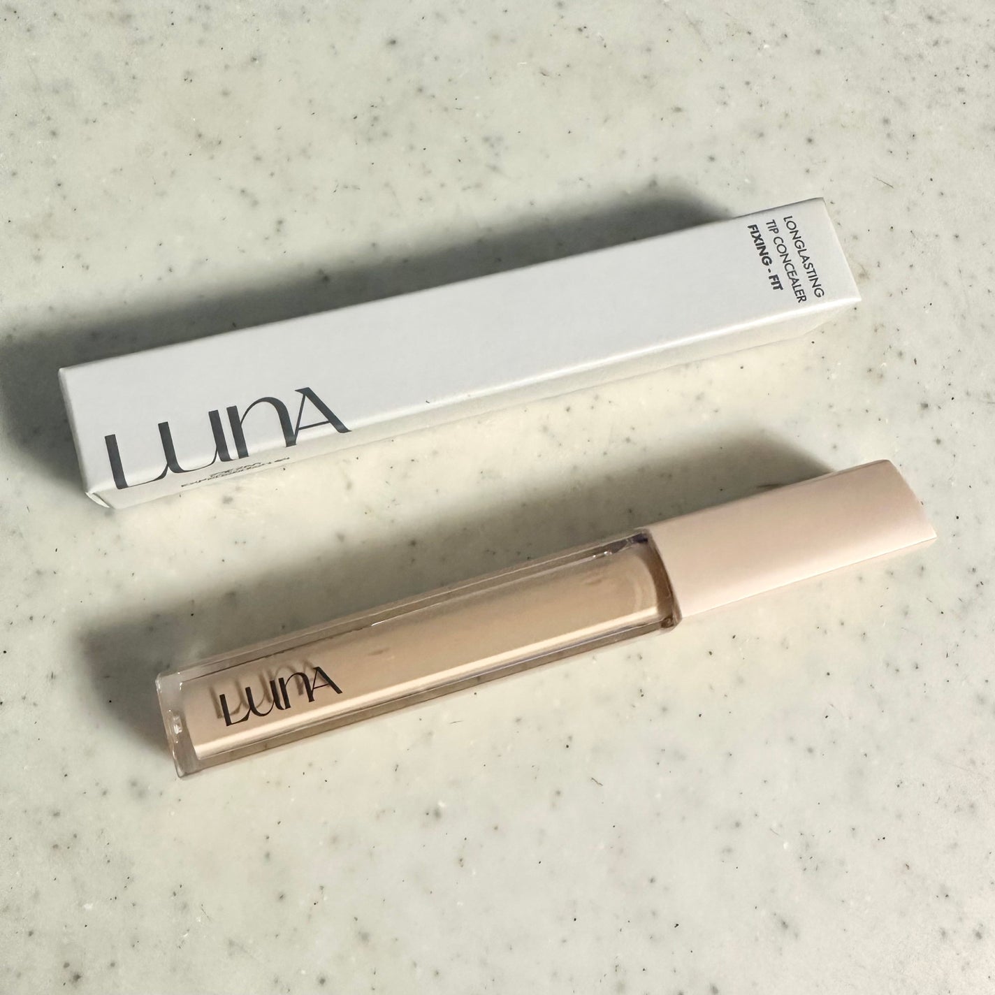 ロングラスティングチップコンシーラーフィックシングフィット/LUNA/リキッドコンシーラーを使ったクチコミ(1枚目)