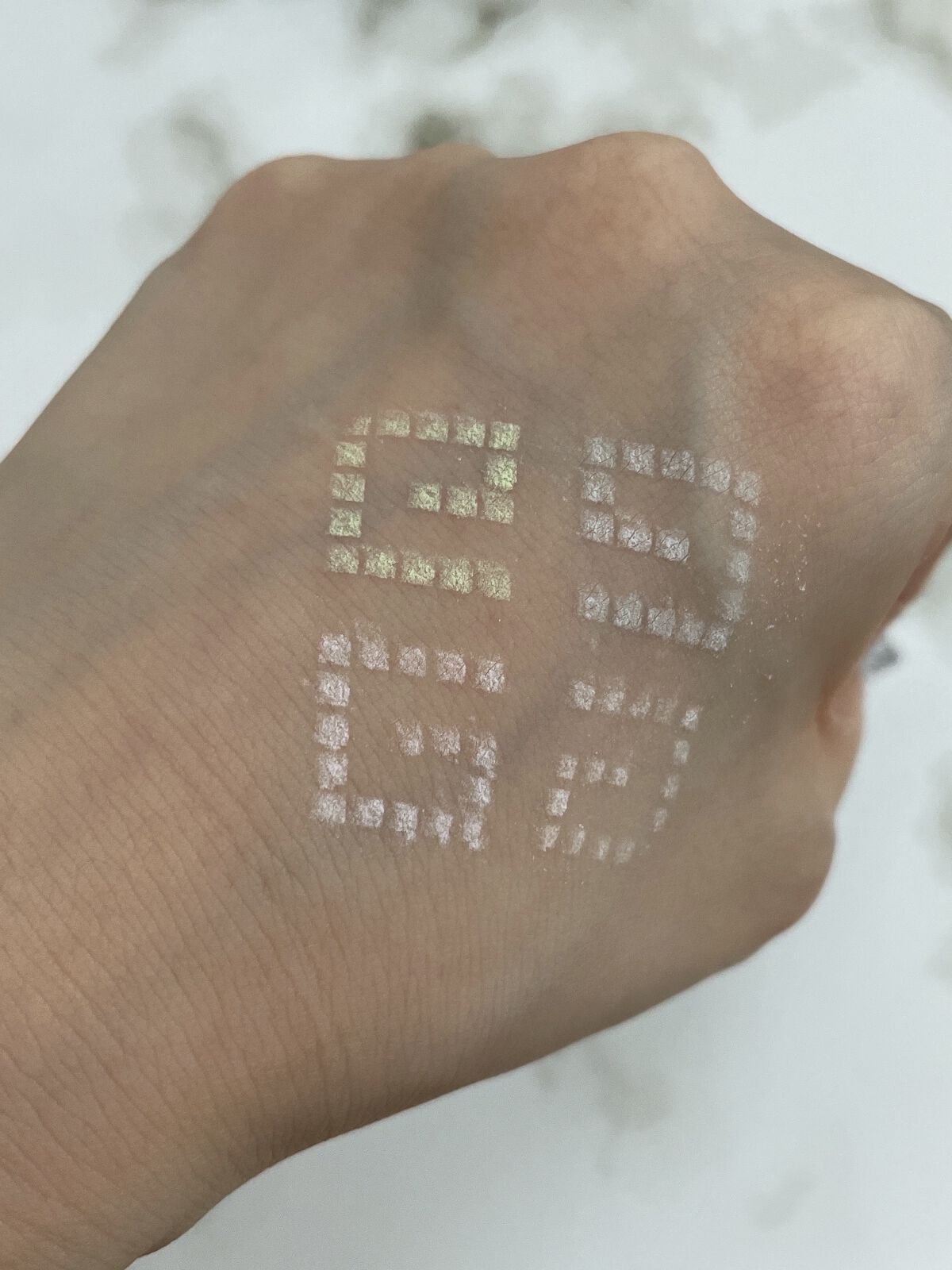 プリズム・リーブル/GIVENCHY/ルースパウダーを使ったクチコミ（2枚目）