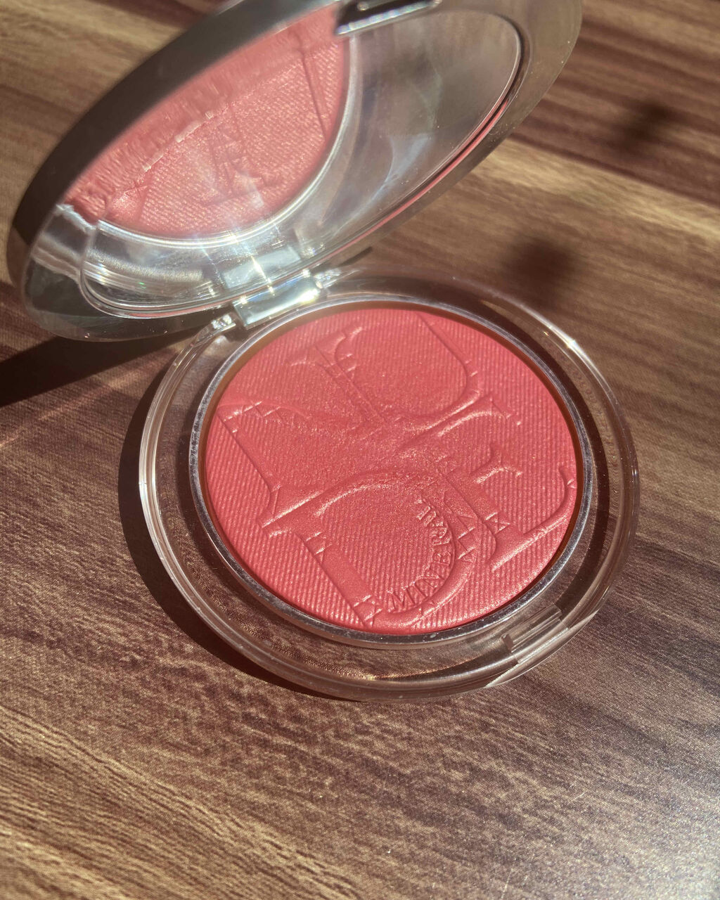 Diorスキンミネラルヌードルミナイザーブラッシュ　10 ディオール スキン ミネラル ヌード ルミナイザー ブラッシュ 10