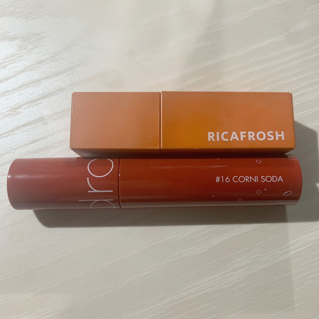 ジューシーラスティングティント/rom&nd/リップティントを使ったクチコミ（2枚目）