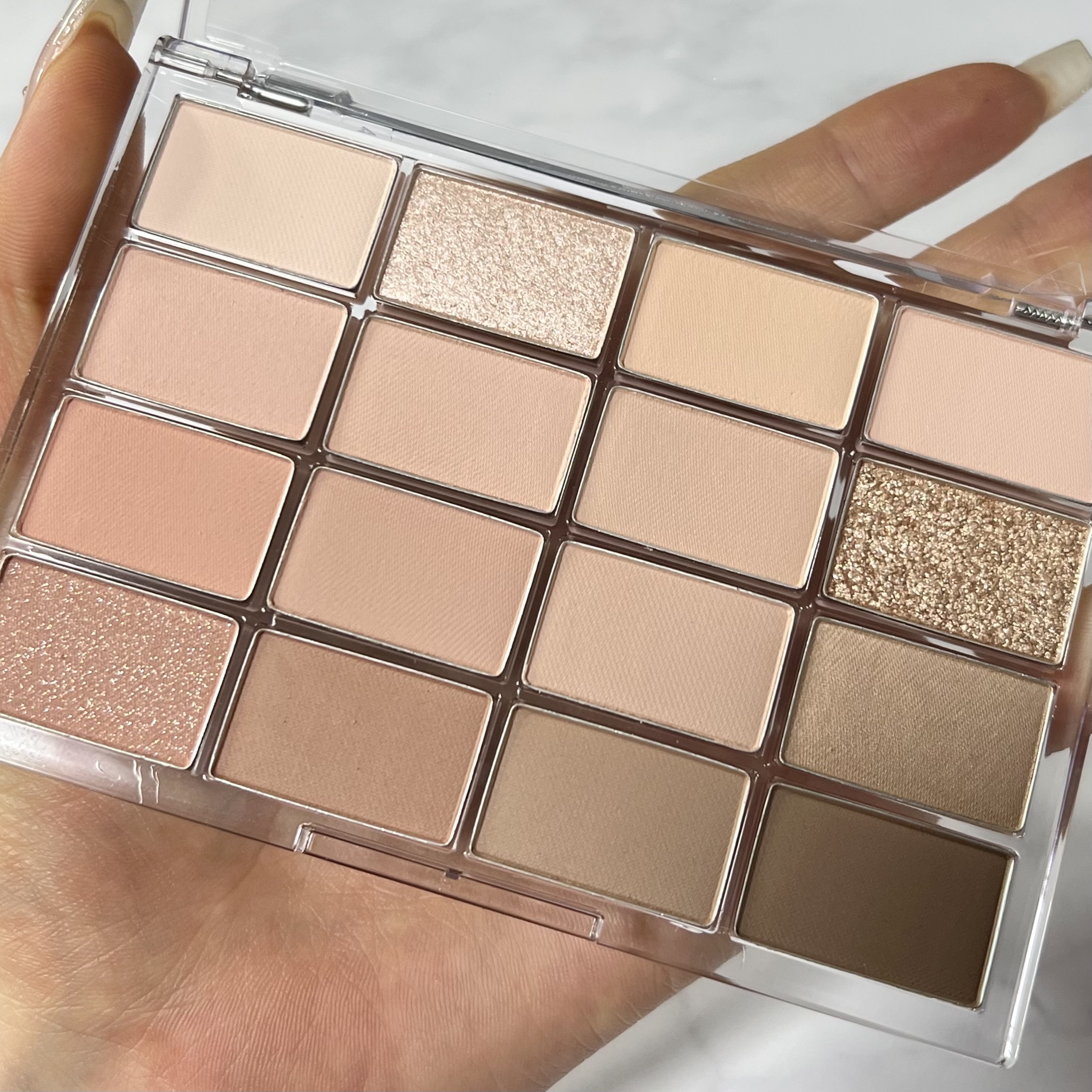 ソフトブラーリングアイパレット 05.ミュートコーラルブラーリング/wakemake/アイシャドウパレットを使ったクチコミ（3枚目）