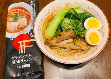 行列ができる人気店「TSURUMEN」店主の大西益央さんと
、ビーフン売上No.1メーカーのケンミン食品が共同開発した、
麺もスープもすべてグルテンフリーでできた醤油ラーメン💕

麺とスープがセット